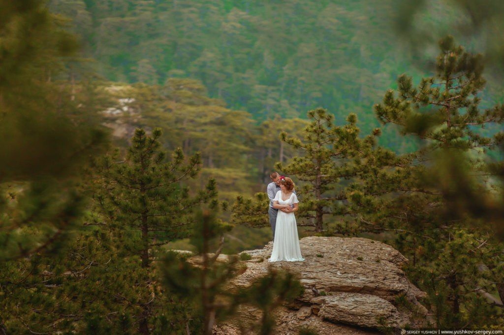 Wedding for two in the Crimea. Photoshoot on Mount Ai-Petri. Wedding and family photographer in Crimea - Sergey YUSHKOV