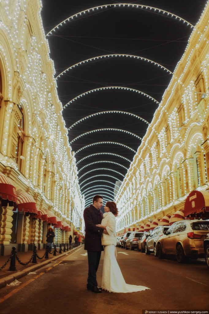 Фотосессия Свадьба для двоих в Москве. ГУМ. Зима. Фотограф - Сергей Юшков