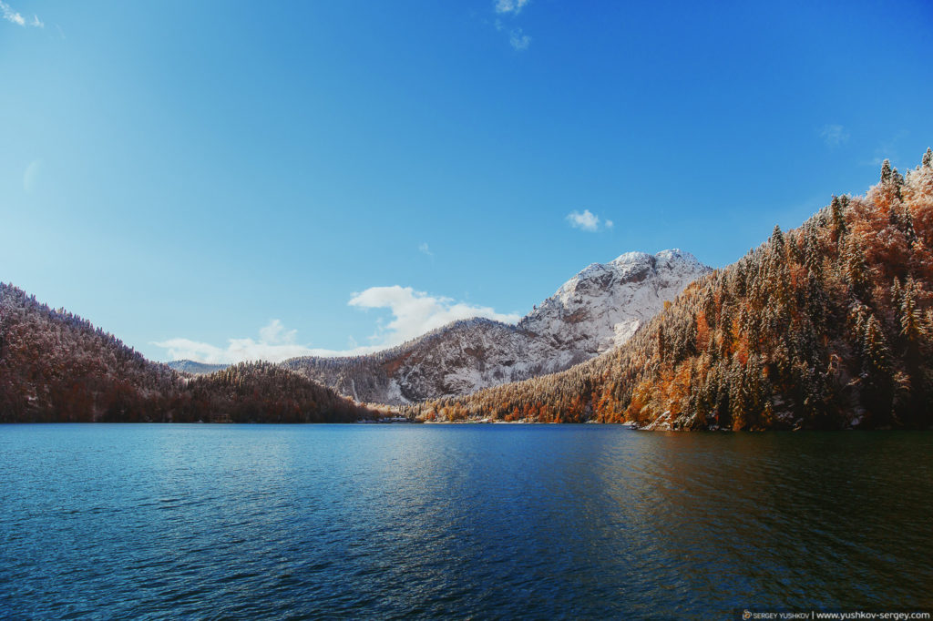Дача сталина на озере Рица. Осень. Абхазия