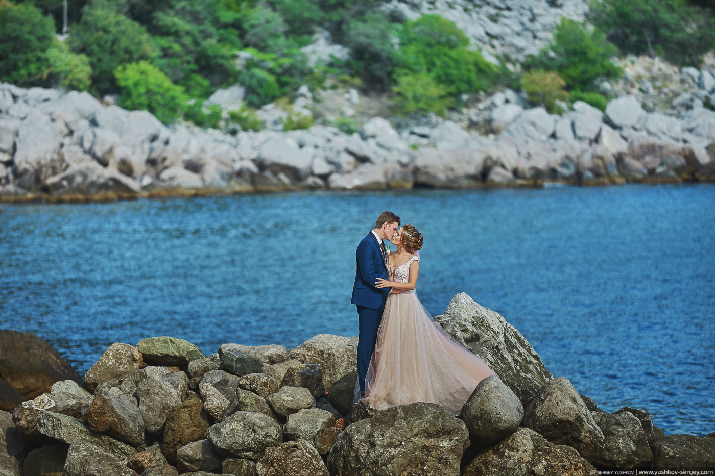 Свадебная фотосессия для двоих у моря. Крым. Фотограф - Сергей Юшков.