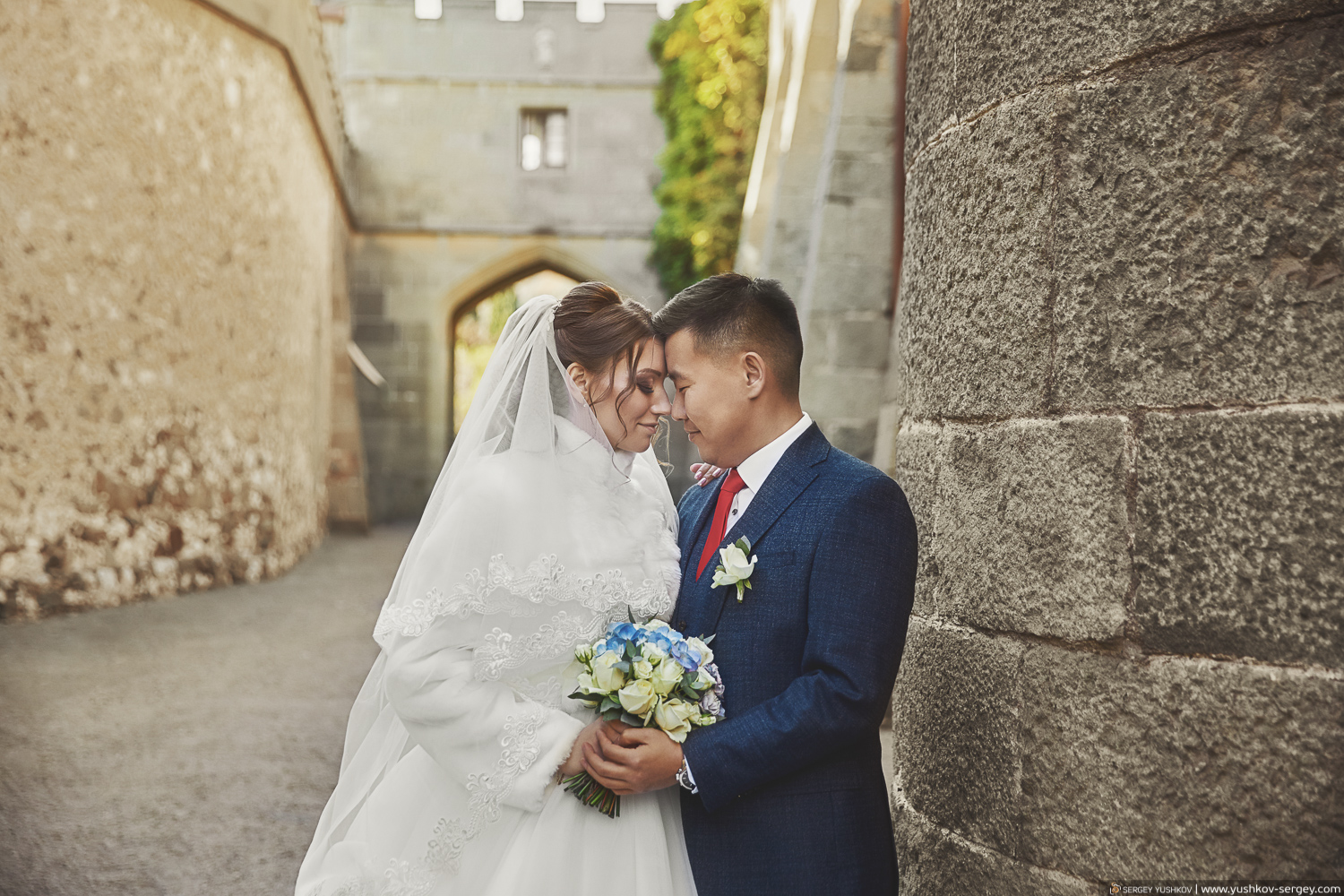 Full wedding day in the Crimea. Viktor and Mariya.