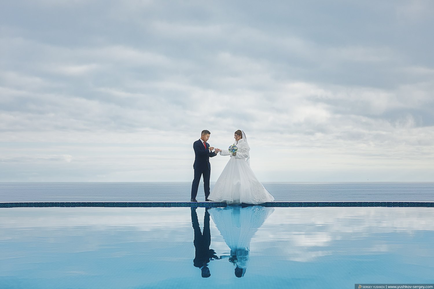 Full wedding day in the Crimea. Viktor and Mariya.