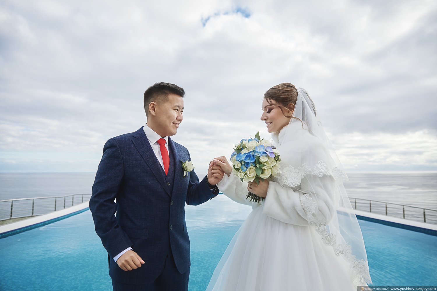 Full wedding day in the Crimea. Viktor and Mariya.