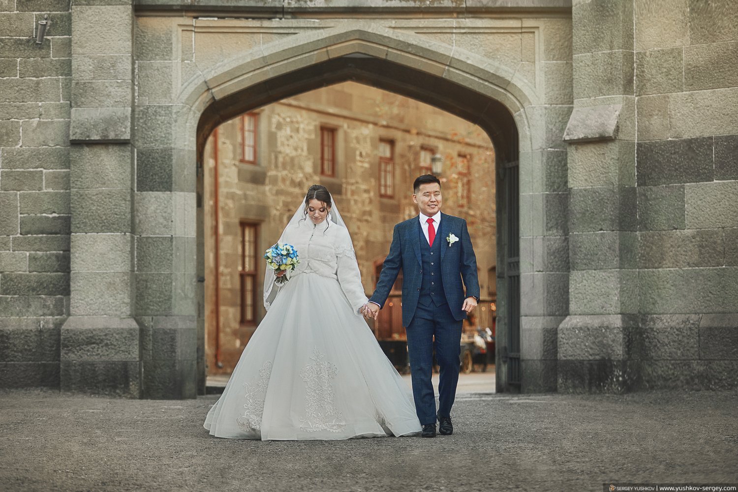Full wedding day in the Crimea. Viktor and Mariya.