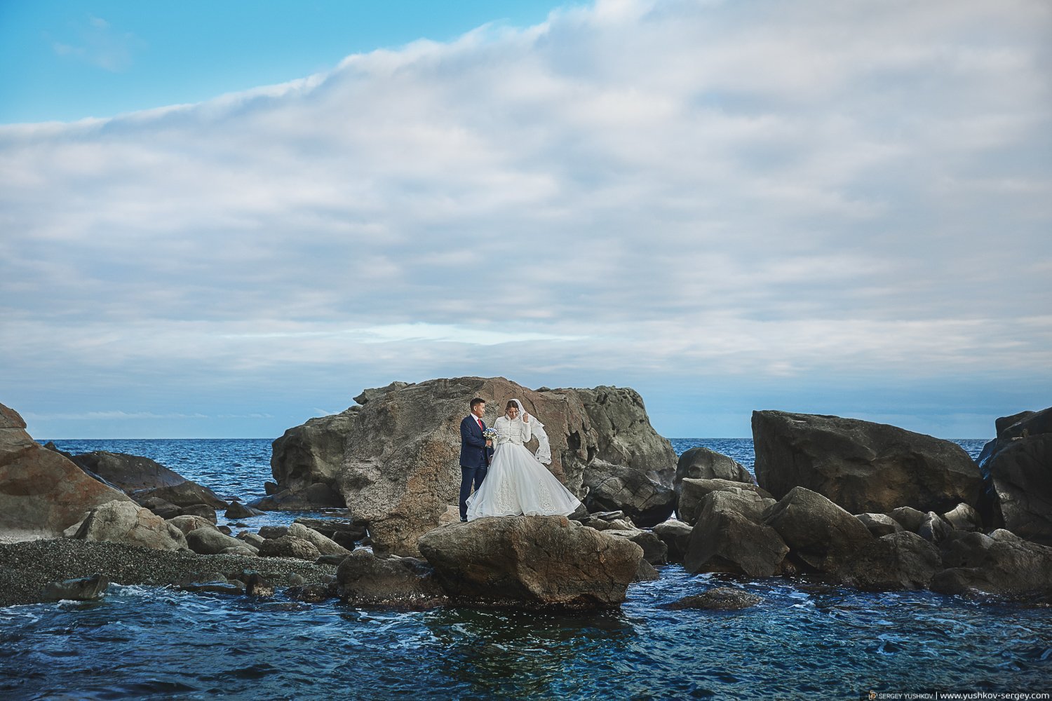 Full wedding day in the Crimea. Viktor and Mariya.
