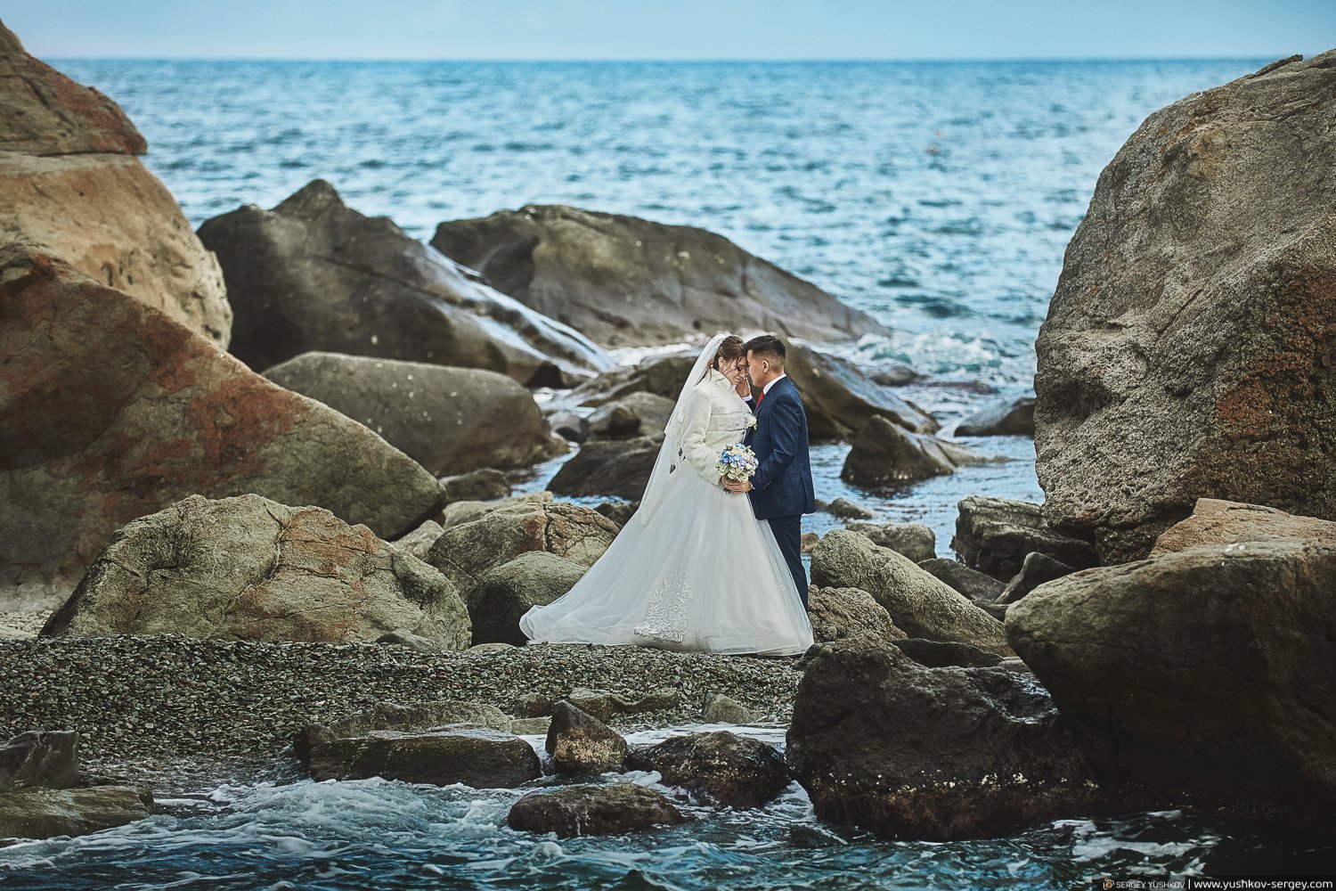 Full wedding day in the Crimea. Viktor and Mariya.
