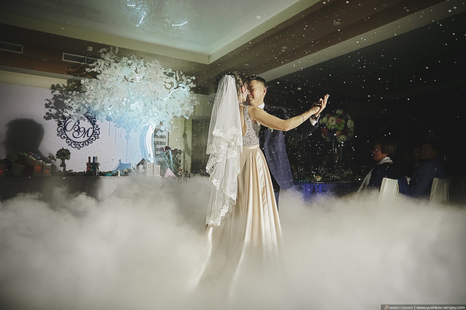 Full wedding day in the Crimea. Viktor and Mariya.